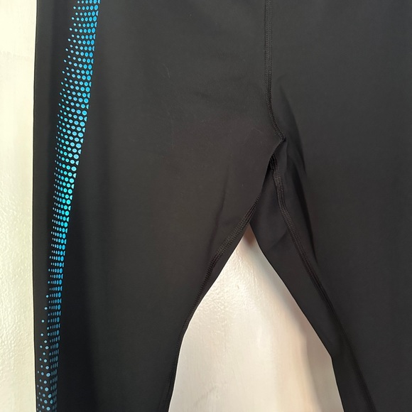 GapFit Leggings - Picture 6 of 8